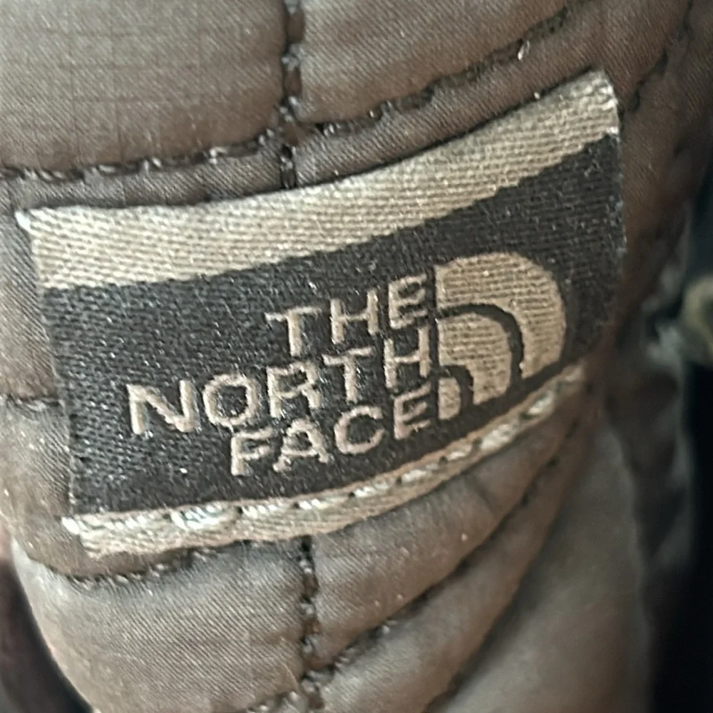 The North Face Thermoball Waterproof girls winter boots.  Black. Size 2.